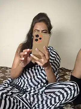 Snapshot of Raat_ki_rani_ chatting on January 2, 2025, 6:56 pm Raat ki rani  online show from January 2, 2025, 6:56 pm