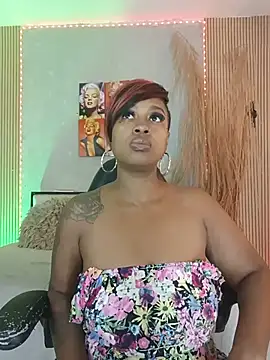 nahiarapalmer19 online show from July 27, 2026, 2:13 pm