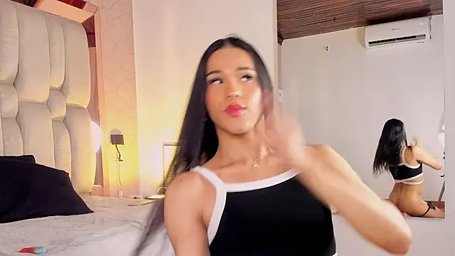 Snapshot of Isa_Little_Star chatting on February 15, 2026, 7:51 am Isa Little Star online show from February 15, 2026, 7:51 am