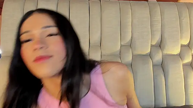 Snapshot of Isa_Little_Star chatting on March 5, 2026, 3:35 am Isa Little Star online show from March 5, 2026, 3:35 am