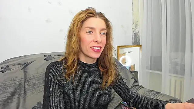 Snapshot of YourSuperModel chatting on December 23, 2024, 5:06 am YourSuperModel online show from December 23, 2024, 5:06 am