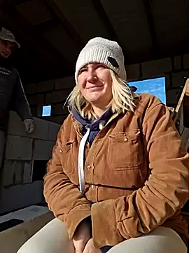 Snapshot of -Schweppes- chatting on November 1, 2025, 11:34 am -Schweppes- online show from November 1, 2025, 11:34 am