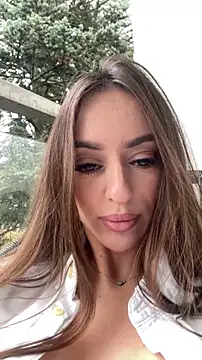 tina akira online show from November 3, 2025, 11:11 am