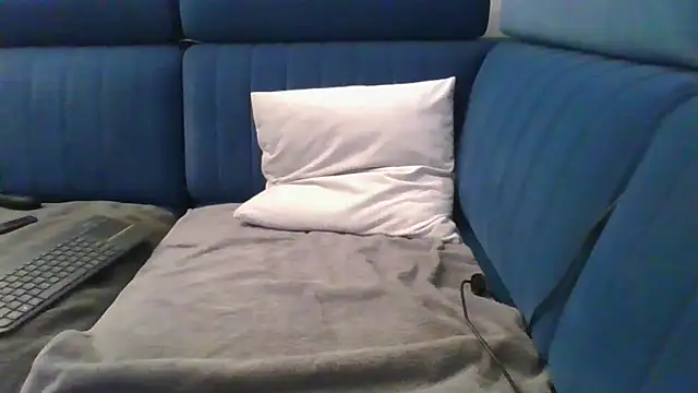 Snapshot of axecoman60 chatting on March 12, 2025, 9:35 pm axecoman60 online show from March 12, 2025, 9:35 pm