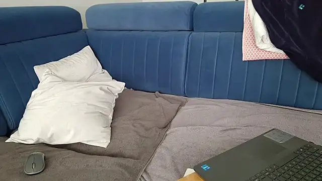 Snapshot of axecoman60 chatting on March 17, 2025, 12:04 pm axecoman60 online show from March 17, 2025, 12:04 pm