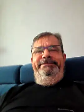 Snapshot of axecoman60 chatting on December 2, 2025, 7:14 am axecoman60 online show from December 2, 2025, 7:14 am