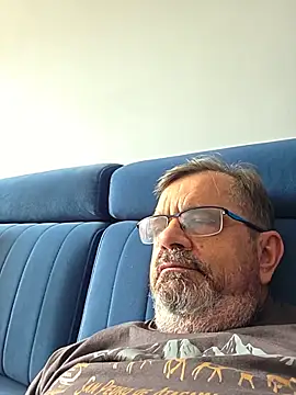 axecoman60 online show from June 12, 2026, 9:08 am
