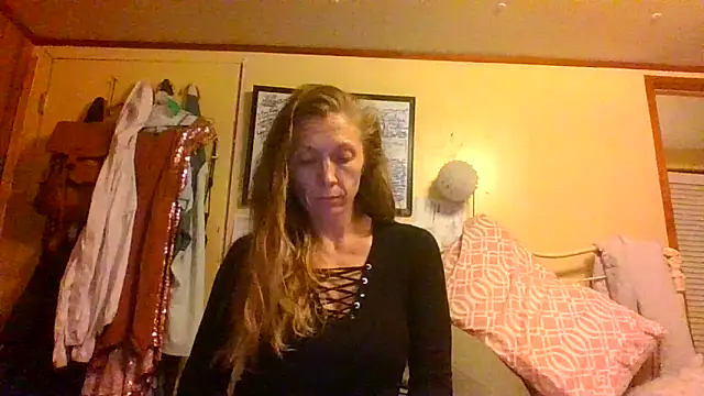 Snapshot of raybo715 chatting on June 21, 2026, 4:26 am raybo715 online show from June 21, 2026, 4:26 am