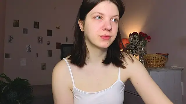 Snapshot of Baby_Evalena chatting on April 29, 2026, 6:17 am Baby Evalena online show from April 29, 2026, 6:17 am
