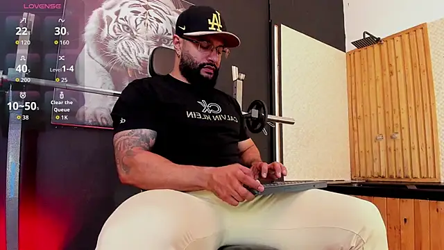 Luke  09 online show from November 17, 2025, 11:27 am