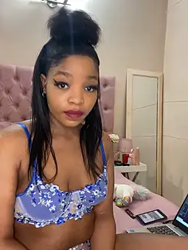 Snapshot of ItsLeyaa chatting on December 12, 2024, 9:26 pm ItsLeyaa online show from December 12, 2024, 9:26 pm