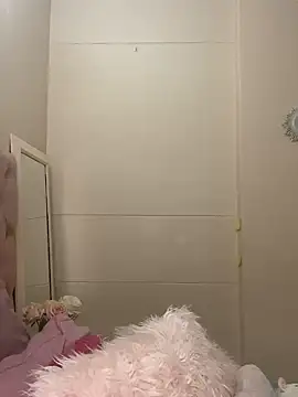 Snapshot of ItsLeyaa chatting on December 22, 2024, 1:45 am ItsLeyaa online show from December 22, 2024, 1:45 am