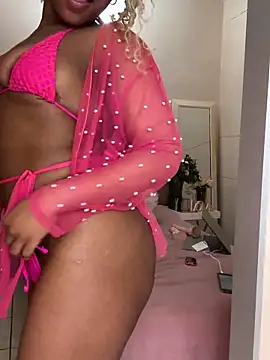 Snapshot of ItsLeyaa chatting on January 5, 2025, 9:26 am ItsLeyaa online show from January 5, 2025, 9:26 am