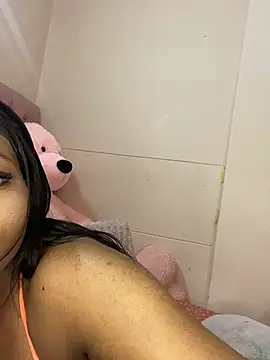 Snapshot of ItsLeyaa chatting on March 21, 2025, 5:11 am ItsLeyaa online show from March 21, 2025, 5:11 am