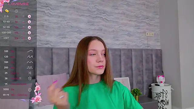 AliceBrayan online show from March 21, 2025, 5:11 am