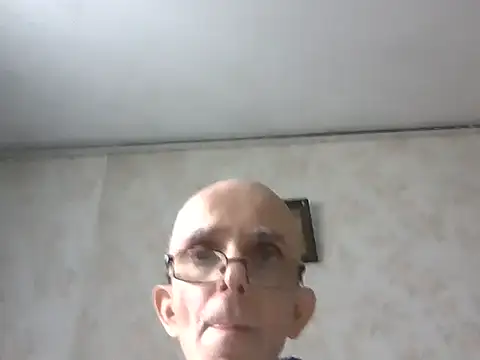 mariusica1xh online show from November 18, 2025, 10:41 am