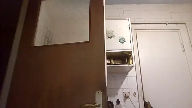 mariusica1xh online show from April 3, 2026, 9:35 pm