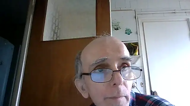 mariusica1xh online show from April 10, 2026, 1:05 pm