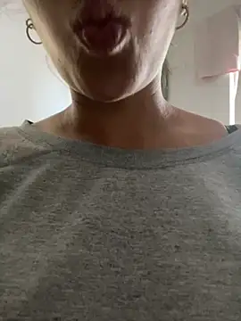 Gabizinhagirls online show from September 18, 2025, 3:47 pm