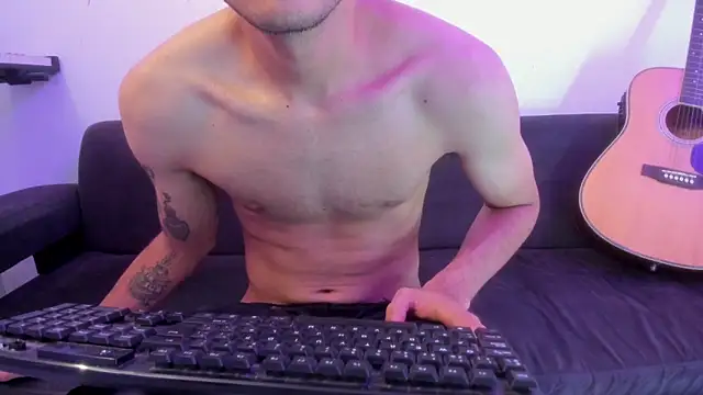 Henrikk senn online show from April 10, 2026, 7:46 am