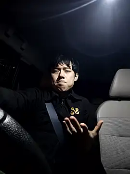 whitebriefboy online show from March 22, 2026, 7:39 pm