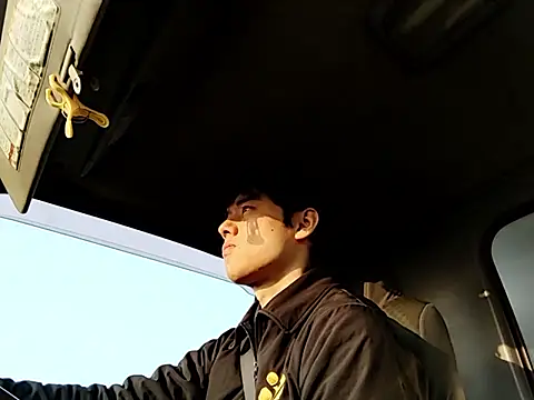 whitebriefboy online show from March 27, 2026, 9:47 pm