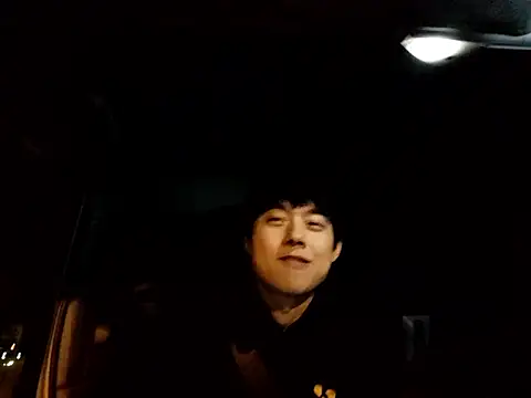 whitebriefboy online show from April 8, 2026, 5:13 pm