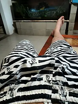 ReyDeCora online show from October 17, 2025, 4:26 am