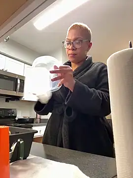 Snapshot of SexyHoneyRedd chatting on March 3, 2026, 11:32 pm SexyHoneyRedd online show from March 3, 2026, 11:32 pm