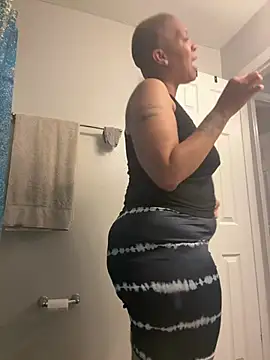 SexyHoneyRedd online show from June 17, 2026, 9:23 am