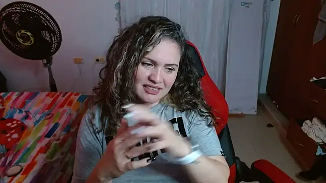 helenca43 online show from September 16, 2025, 11:22 am