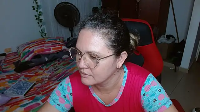 helenca43 online show from February 24, 2026, 10:35 am