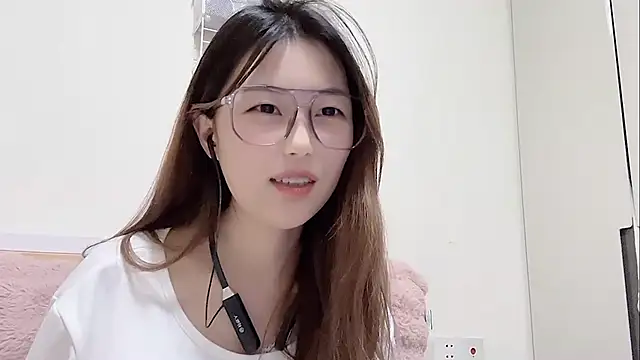 Snapshot of Sweet-Angel999 chatting on February 28, 2026, 4:19 pm Sweet-Angel999 online show from February 28, 2026, 4:19 pm