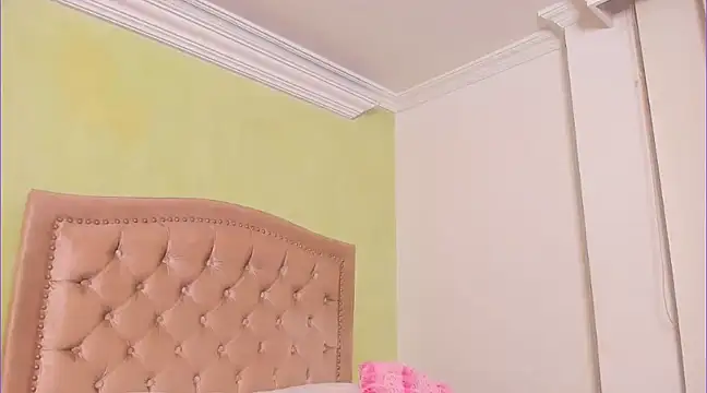 Luciluu20 online show from February 4, 2025, 12:29 am