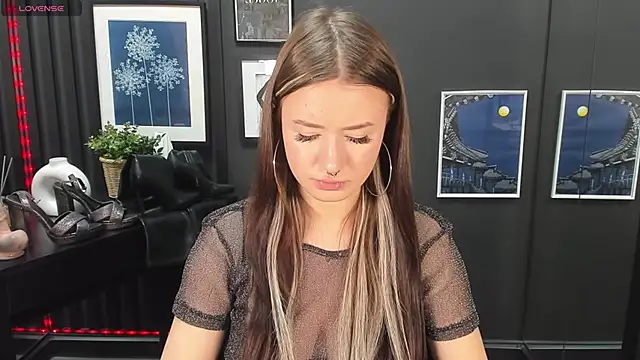 Snapshot of Lily_Moonlight chatting on January 9, 2025, 10:20 am Lily Moonlight online show from January 9, 2025, 10:20 am