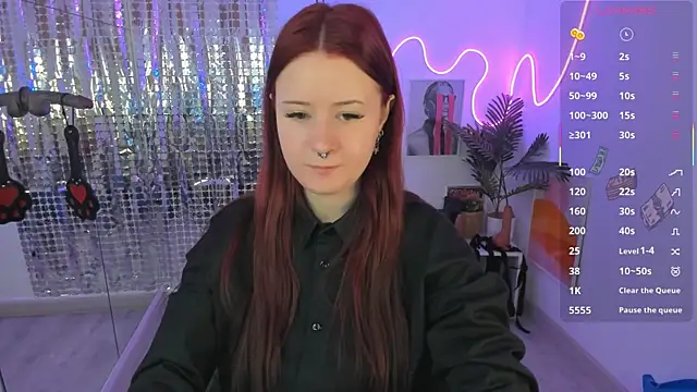 Snapshot of Lily_Moonlight chatting on April 5, 2026, 8:33 am Lily Moonlight online show from April 5, 2026, 8:33 am