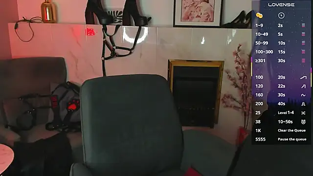 Snapshot of Lily_Moonlight chatting on April 14, 2026, 2:23 pm Lily Moonlight online show from April 14, 2026, 2:23 pm