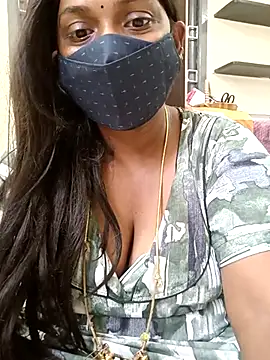 Snapshot of Renuma chatting on February 14, 2025, 6:45 am Renuma online show from February 14, 2025, 6:45 am