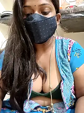 Snapshot of Renuma chatting on February 15, 2025, 5:28 pm Renuma online show from February 15, 2025, 5:28 pm