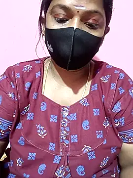 Snapshot of Renuma chatting on September 25, 2025, 6:11 pm Renuma online show from September 25, 2025, 6:11 pm