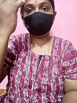 Snapshot of Renuma chatting on October 3, 2025, 10:56 am Renuma online show from October 3, 2025, 10:56 am