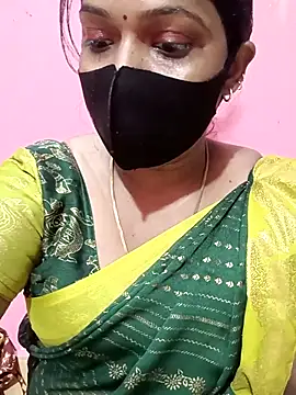 Snapshot of Renuma chatting on October 8, 2025, 4:59 pm Renuma online show from October 8, 2025, 4:59 pm