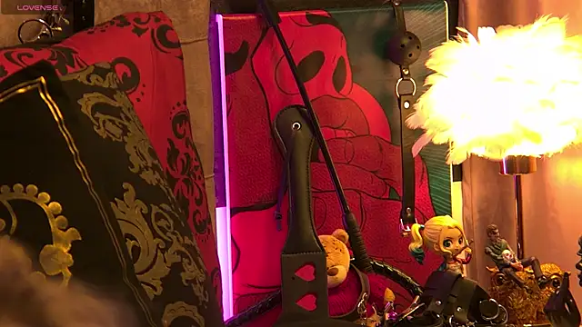 Snapshot of ZoeMesmerize chatting on November 7, 2025, 10:59 am ZoeMesmerize online show from November 7, 2025, 10:59 am