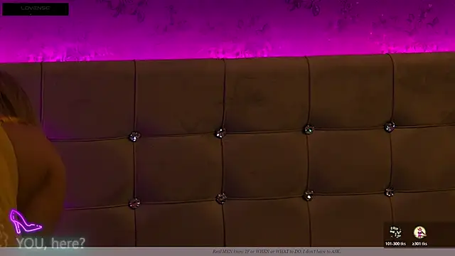 Snapshot of ZoeMesmerize chatting on November 10, 2025, 4:00 am ZoeMesmerize online show from November 10, 2025, 4:00 am