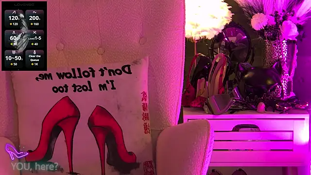 Snapshot of ZoeMesmerize chatting on November 12, 2025, 4:02 am ZoeMesmerize online show from November 12, 2025, 4:02 am