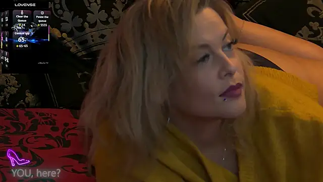 Snapshot of ZoeMesmerize chatting on December 1, 2025, 2:55 pm ZoeMesmerize online show from December 1, 2025, 2:55 pm