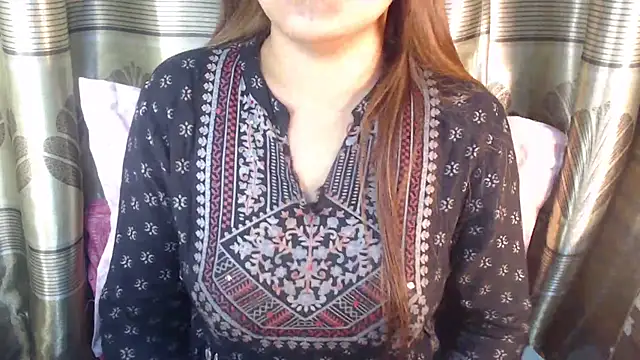 queen angelina online show from December 15, 2025, 9:41 pm