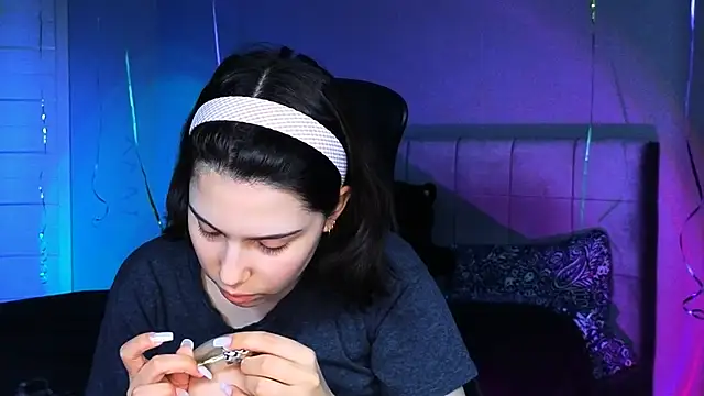 Stacy Gonzales  online show from March 27, 2026, 9:32 am