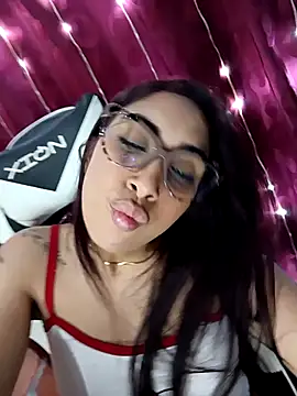 Snapshot of ifeelverywet_andhot chatting on April 29, 2026, 5:30 pm ifeelverywet andhot online show from April 29, 2026, 5:30 pm