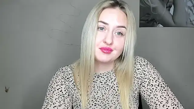 Snapshot of KennaJamess8 chatting on December 6, 2024, 6:17 pm KennaJamess8 online show from December 6, 2024, 6:17 pm